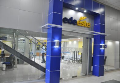 Edeeste desarrolla proyecto para fortalecer redes eléctricas y alumbrado en La Victoria