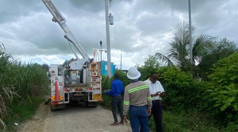 EDEESTE realiza operativo en Higüey y desmantela nueve transformadores instalados de forma irregular