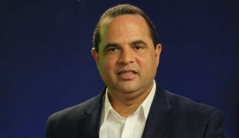 Manuel Crespo denuncia gobierno destruye sector agropecuario entregando permisos de importaciones a funcionarios y amigos