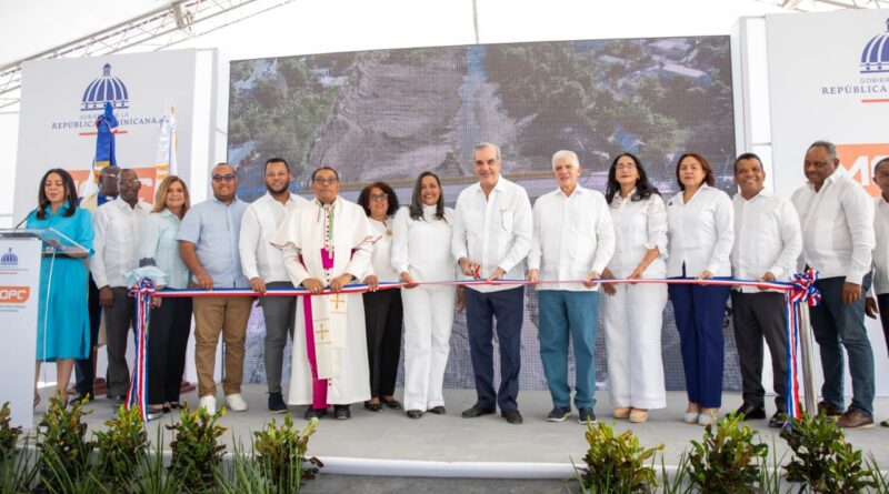Abinader inaugura puente sobre río Viajama que impactará más de 5 mil personas en municipio de Las Yayas