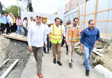 Ito Bisonó da seguimiento directo a trabajos de la Calle del Sol y reafirma compromiso de concluir obra