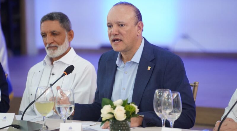 Alcalde Ulises Rodríguez respalda instalación de la Mesa de los Cinco Pilares y reafirma compromiso de Santiago con la educación Alcalde Ulises Rodríguez respalda instalación de la Mesa de los Cinco Pilares y reafirma compromiso de Santiago con la educación