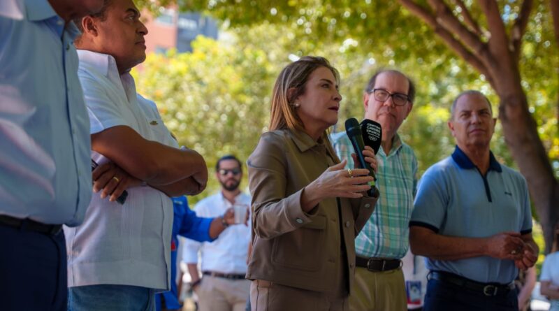 Carolina recibe a jefes de las delegaciones de los Juegos Centroamericanos y del Caribe en el parque Taíno