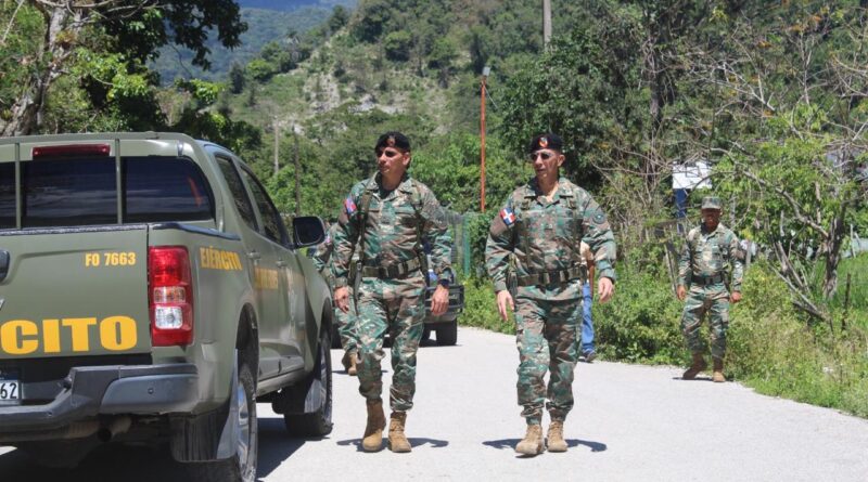 Comandante del Ejército realiza recorrido por unidades de la 5ta. Brigada de Infantería. Comandante del Ejército realiza recorrido por unidades de la 5ta. Brigada de Infantería.