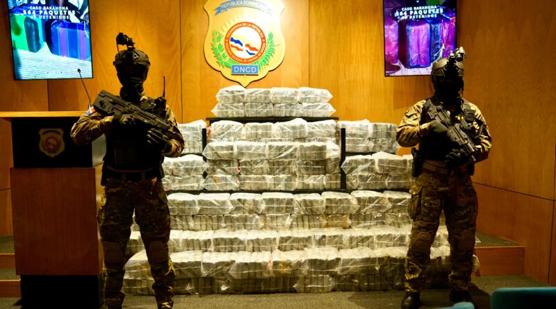 La DNCD se incauta de cargamento de 564 paquetes de presunta cocaína y arresta 5 hombres La DNCD se incauta de cargamento de 564 paquetes de presunta cocaína y arresta 5 hombres