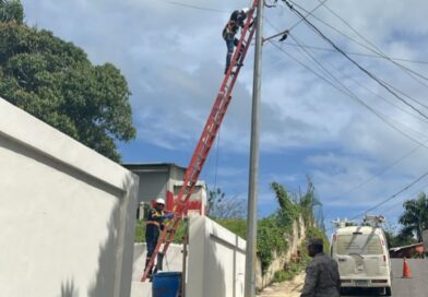 Edeeste desmantela conexión irregular en el Ayuntamiento de El Cedro de Miches y en residencia de la alcaldesa
