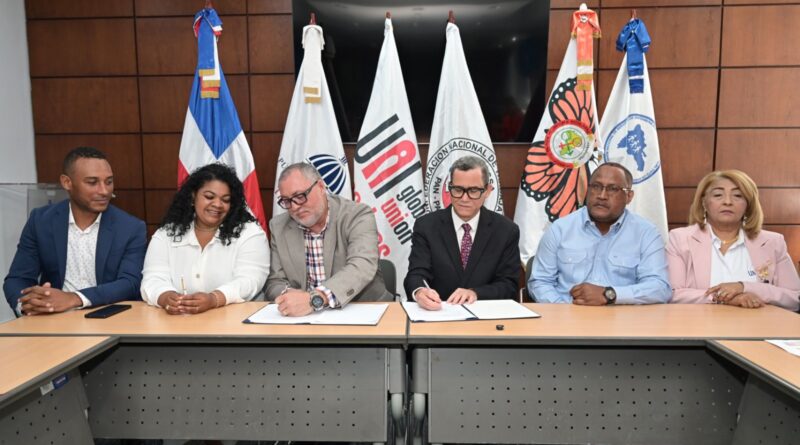 Ministerio de Trabajo y UNI Américas firman memorándum por derechos laborales en RD