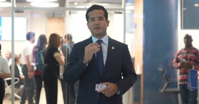 𝗢𝗺𝗮𝗿 𝗙𝗲𝗿𝗻𝗮́𝗻𝗱𝗲𝘇 𝗱𝗲𝘀𝘁𝗮𝗰𝗮 𝗲𝗹 𝗽𝗿𝗼𝗰𝗲𝘀𝗼 𝗽𝗮𝗿𝗮 𝗼𝗯𝘁𝗲𝗻𝗲𝗿 𝗹𝗮 𝗻𝘂𝗲𝘃𝗮 𝗹𝗶𝗰𝗲𝗻𝗰𝗶𝗮 𝗱𝗲 𝗰𝗼𝗻𝗱𝘂𝗰𝗶𝗿 𝘆 𝗹𝗹𝗮𝗺𝗮 𝗮 𝗽𝗼𝗻𝗲𝗿𝗹𝗮 𝗮𝗹 𝗱𝗶́𝗮