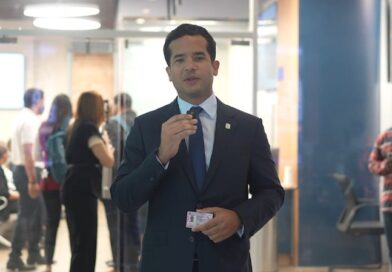 𝗢𝗺𝗮𝗿 𝗙𝗲𝗿𝗻𝗮́𝗻𝗱𝗲𝘇 𝗱𝗲𝘀𝘁𝗮𝗰𝗮 𝗲𝗹 𝗽𝗿𝗼𝗰𝗲𝘀𝗼 𝗽𝗮𝗿𝗮 𝗼𝗯𝘁𝗲𝗻𝗲𝗿 𝗹𝗮 𝗻𝘂𝗲𝘃𝗮 𝗹𝗶𝗰𝗲𝗻𝗰𝗶𝗮 𝗱𝗲 𝗰𝗼𝗻𝗱𝘂𝗰𝗶𝗿 𝘆 𝗹𝗹𝗮𝗺𝗮 𝗮 𝗽𝗼𝗻𝗲𝗿𝗹𝗮 𝗮𝗹 𝗱𝗶́𝗮