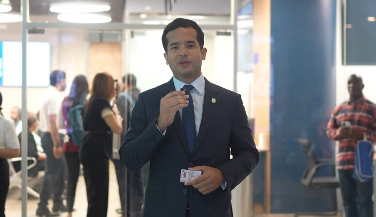 𝗢𝗺𝗮𝗿 𝗙𝗲𝗿𝗻𝗮́𝗻𝗱𝗲𝘇 𝗱𝗲𝘀𝘁𝗮𝗰𝗮 𝗲𝗹 𝗽𝗿𝗼𝗰𝗲𝘀𝗼 𝗽𝗮𝗿𝗮 𝗼𝗯𝘁𝗲𝗻𝗲𝗿 𝗹𝗮 𝗻𝘂𝗲𝘃𝗮 𝗹𝗶𝗰𝗲𝗻𝗰𝗶𝗮 𝗱𝗲 𝗰𝗼𝗻𝗱𝘂𝗰𝗶𝗿 𝘆 𝗹𝗹𝗮𝗺𝗮 𝗮 𝗽𝗼𝗻𝗲𝗿𝗹𝗮 𝗮𝗹 𝗱𝗶́𝗮