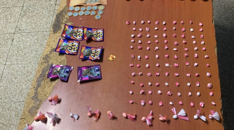 Policía Nacional ocupa tres pacas de presunta marihuana y balanza digital durante operativo en Capotillo, DN