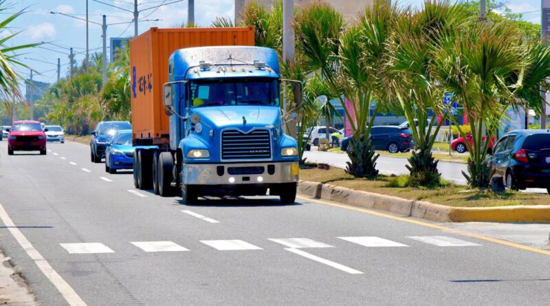 INTRANT restringe vehículos pesados durante Semana Santa 2026 para reforzar la seguridad vial INTRANT restringe vehículos pesados durante Semana Santa 2026 para reforzar la seguridad vial