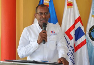 Inician primer proyecto de titulación en Los Limones de Pimentel Inician primer proyecto de titulación en Los Limones de Pimentel