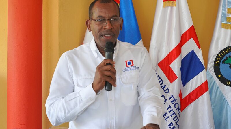 Inician primer proyecto de titulación en Los Limones de Pimentel