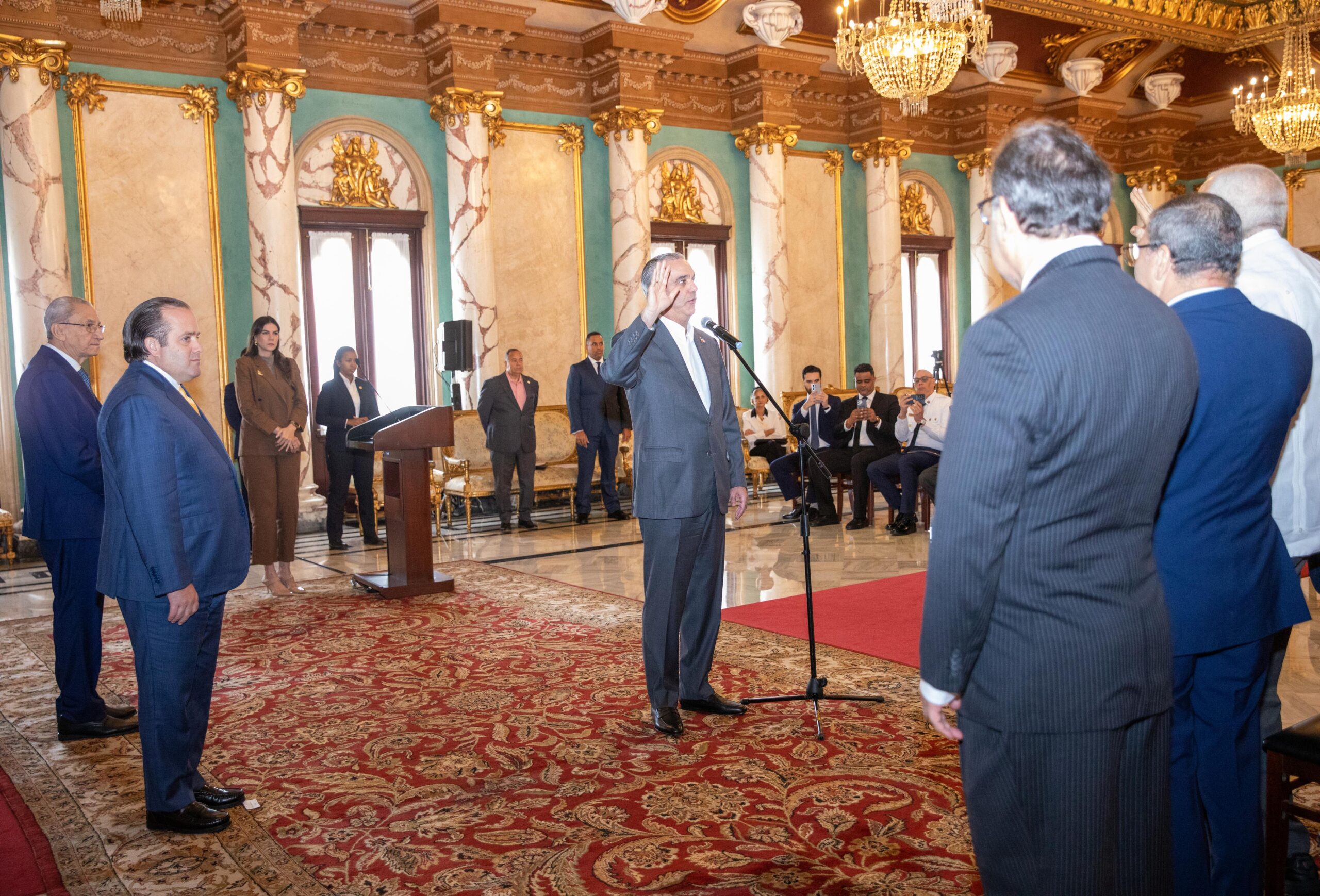 Abinader juramenta comisión para la puesta en funcionamiento del Museo Histórico de la Gesta de Abril