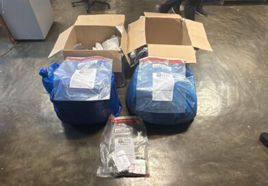 Incautan dos fundas llenas de marihuana en el AILA