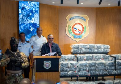 Autoridades decomisan 375 paquetes de cocaína en las costas de Baní