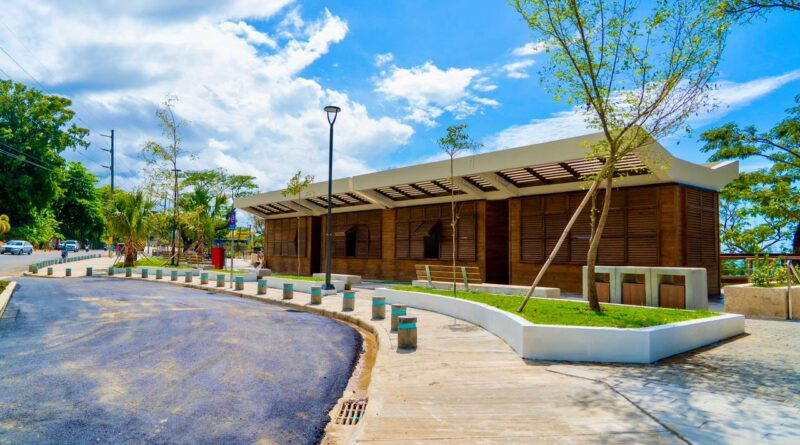 Abinader entrega obras de renovación de la playa Sosúa y su plaza de vendedores