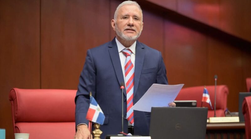 El senador Antonio Taveras Guzmán rompe con el PRM y se declara independiente