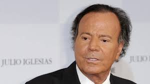 Julio Iglesias se querellará contra elDiario.es al no retractarse del «montaje» contra él