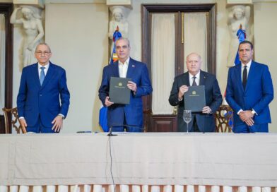 Abinader firma acuerdo de colaboración entre FINJUS y la Consultoría Jurídica del Poder Ejecutivo
