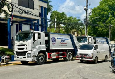 Alcaldía de Santo Domingo Oeste incorpora nuevos camiones para fortalecer recogida de basura Alcaldía de Santo Domingo Oeste incorpora nuevos camiones para fortalecer recogida de basura