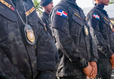 Abinader asciende a más de 600 agentes antidrogas