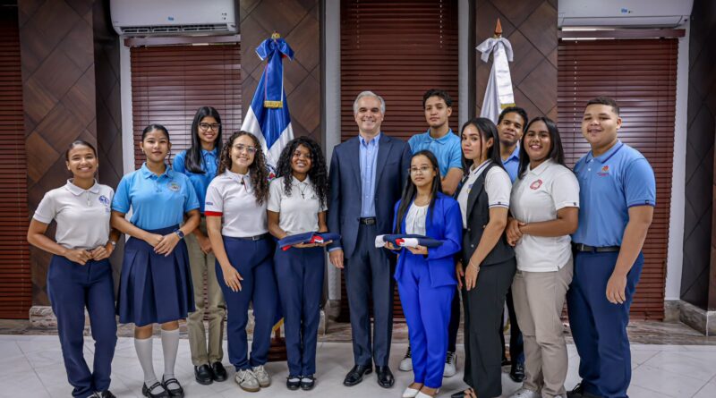 Estudiantes dominicanos representarán al país en Kenia y EE.UU. en programas internacionales de liderazgo y debate