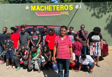 Interceptan vehículo con 19 migrantes indocumentados en Santiago Rodríguez Interceptan vehículo con 19 migrantes indocumentados en Santiago Rodríguez