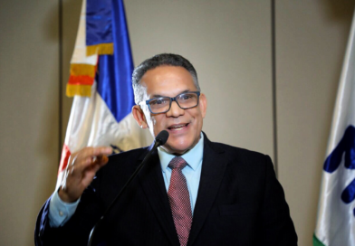 Exministro Ventura Camejo renuncia a la candidatura de aspirante presidencial por el PLD