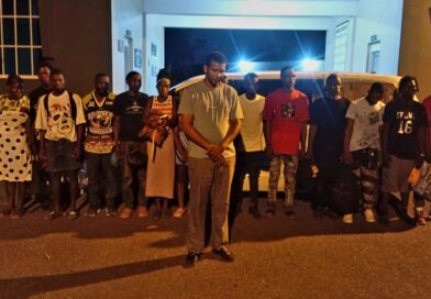 Detienen conductor transportando a 14 haitianos indocumentados en San José de las Matas Detienen conductor transportando a 14 haitianos indocumentados en San José de las Matas