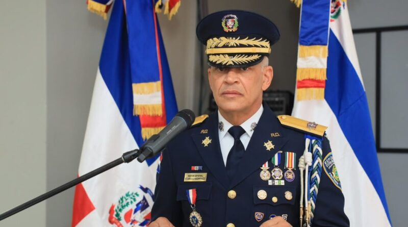 Director general de la Policía Nacional promueve respeto mutuo y cercanía entre los policías y la ciudadanía