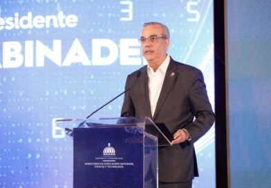 Abinader entrega 1,500 becas internacionales para cursar programas de especialización, maestrías y doctorados en universidades del extranjero Abinader entrega 1,500 becas internacionales para cursar programas de especialización, maestrías y doctorados en universidades del extranjero