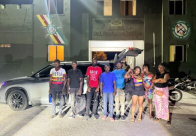 Ejército intercepta vehículo con ocho haitianos en condición migratoria irregular y detiene a dos dominicanos en Dajabón Ejército intercepta vehículo con ocho haitianos en condición migratoria irregular y detiene a dos dominicanos en Dajabón