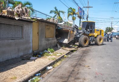 Alcaldía del DN demuele siete estructuras y recupera espacios públicos en Cristo Rey Alcaldía del DN demuele siete estructuras y recupera espacios públicos en Cristo Rey