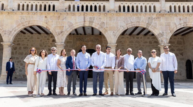 Abinader inaugura la reconstrucción del Museo Alcázar de Colón Abinader inaugura la reconstrucción del Museo Alcázar de Colón