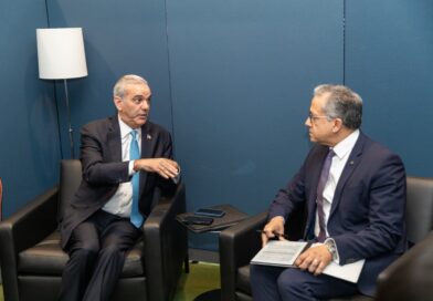 Abinader y el director general de la UNESCO conversan sobre los avances de RD en la educación