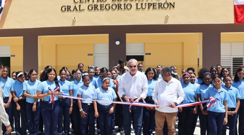 Abinader entrega nuevas escuelas y un liceo en Puerto Plata en beneficio de más de 3,200 estudiantes Abinader entrega nuevas escuelas y un liceo en Puerto Plata en beneficio de más de 3,200 estudiantes