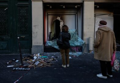 Francia decreta toques de queda parciales y anuncia ayuda excepcionales a los comercios